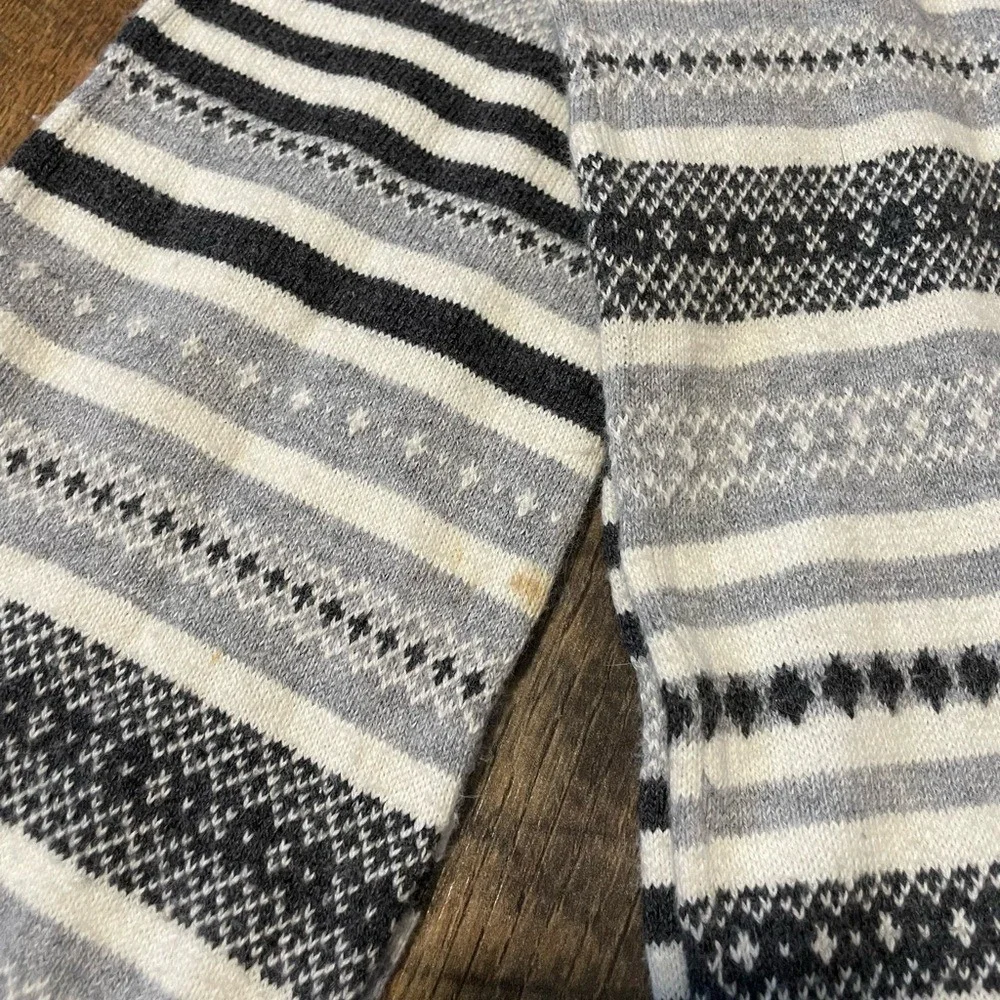 American Eagle Outfitters Striped Fair Isle Scarf Knit‎ Winter Gray White Soft